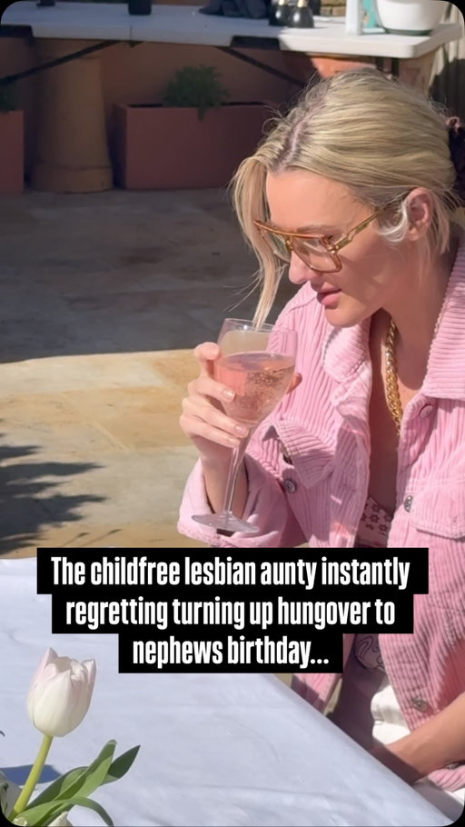 Today is national lesbian aunty day..who knew..Lez be honest they are the backbone of every family 🤪

#lesbianauntday #lesbian #comedyvideos