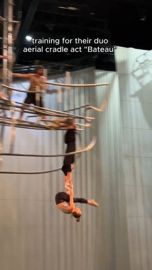 Always smooth sailing with these two 😍 👏 ⛵ @o.cirquedusoleil 

Watch their cradle act live at "O" by Cirque du Soleil, in Las Vegas!

🤸 @fran.barranco  @krysten_t33 

#cirquedusoleil #lasvegas #aerialcradle