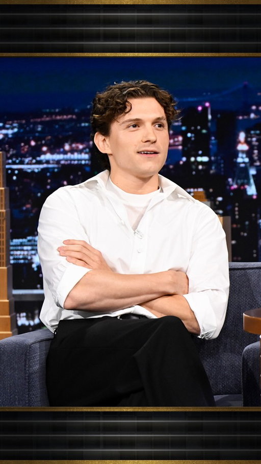 @tomholland2013 slid into @erling Haaland’s DMs and he didn’t respond 😭 #FallonTonight #FIFAWorldCup