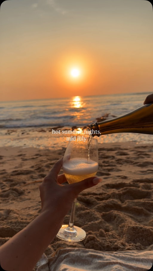 date idea: picnic at the beach?🧺🌅

tag someone you want to do this with!!

follow @aylinkko for more inspiration 🫶🏽

#bali #dateideas #sunsetvibes
