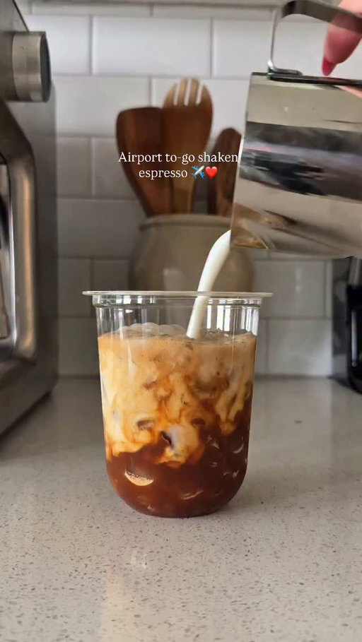 My fav latte to start my vaca morning- FL here we come 🏝️ ☀️ ✈️ ❤️ 

Brown sugar shaken “frothed” espresso: 

-1 tbsp brown sugar 
-1 tsp vanilla bean paste 
- pinch of salt 
- cinnamon Froth until

Froth until thickened frothy consistency- add milk & ice 🫶🏼 

#coffee #coffeerecipe #shakenespresso #coffeeathome