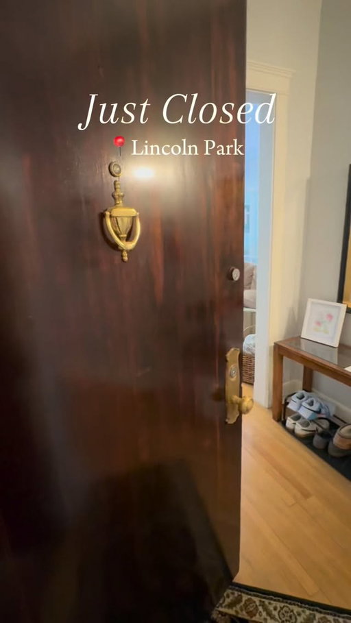 POV: Your buyers get the cutest 2 bed, 2 bath in Lincoln Park. And no, we weren’t the highest offer.

Things that helped us win this one 👇 ✨ Strong terms ✨ Great communication throughout the process ✨ A strong relationship with the listing agent ✨ A well-structured offer that gave the sellers confidence

My buyers just closed on this adorable condo on Fullerton, and it’s such a great reminder that the highest offer doesn’t always win. Sometimes it’s about making the seller feel confident that you’ll get to the closing table.

#chicagorealestate #cityliving #lincolnpark