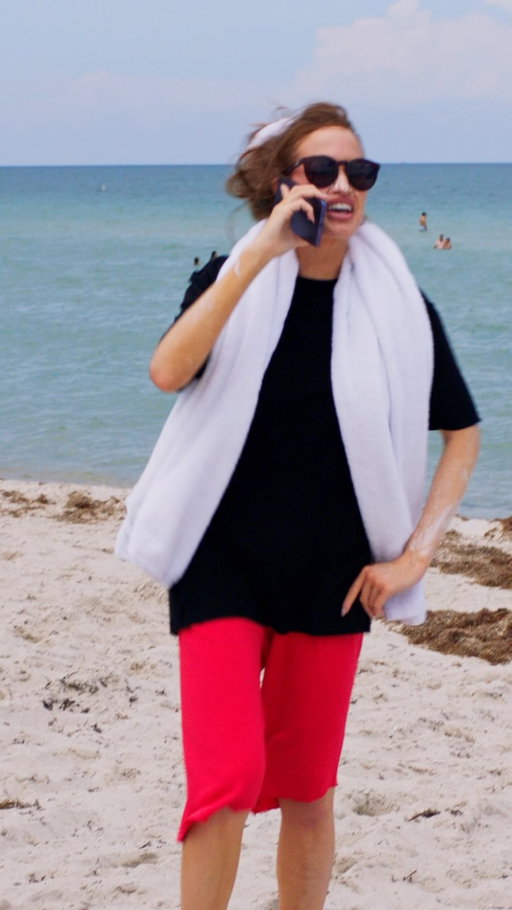 The outfit I planned. The outfit the Beach Club demanded. Good thing #CircletoSearchwithGoogle on Samsung #GalaxyS26 Ultra finds the fit fast. #SamsungPartner @samsungmobileusa @android