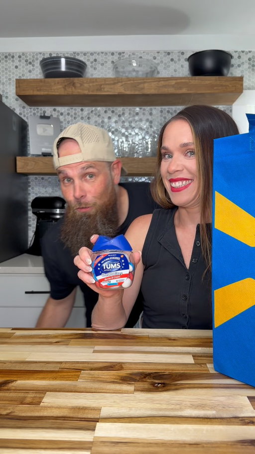 #ad Jalapeño Smokehouse Burgers with a side of heartburn relief from @tumsofficial -shop them @walmart ! #TUMSPartner