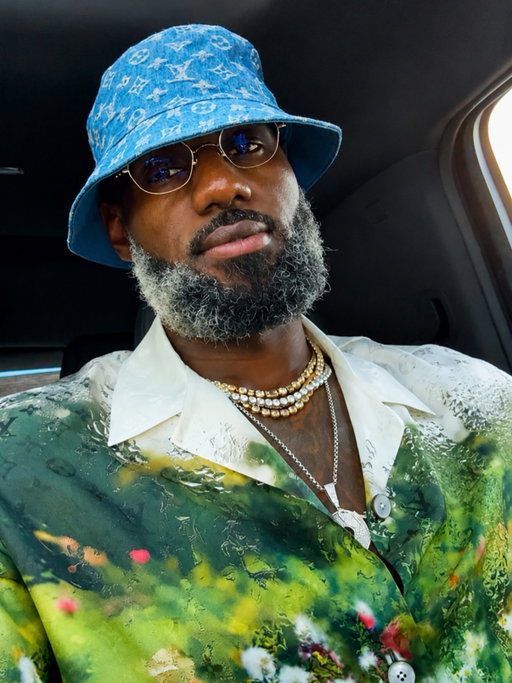 👑 Always in style 🔥 

Follow @LeBron for more!