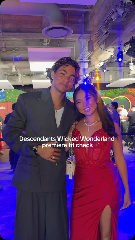 Descendants Wicked Wonderland Premiere fit check with @malachibarton 🎬⭐️ #wickedwonderland #descendants #disneydescendants #malachibarton #disneychannel @disneychannel @disneydescendants @disneyplus
