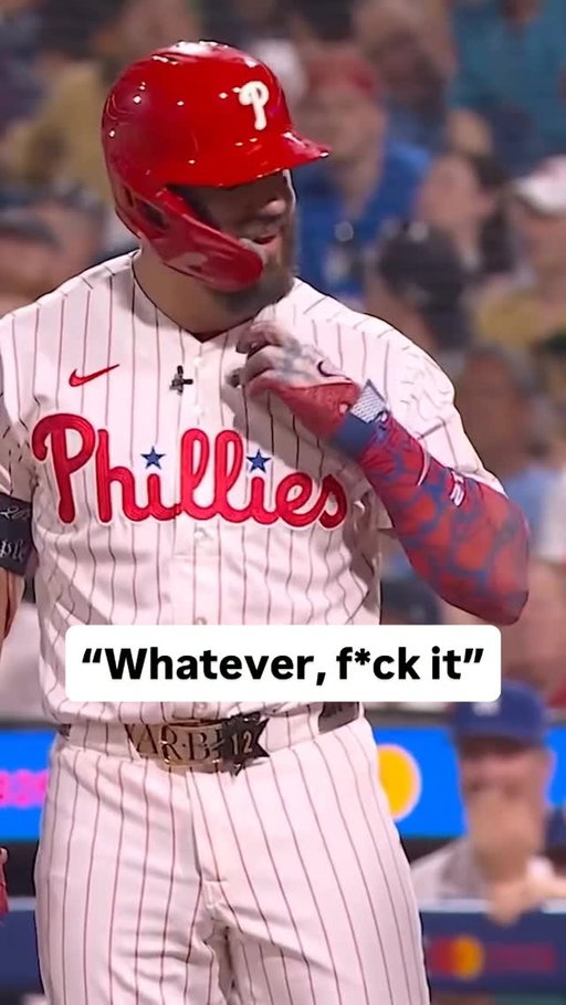 Kyle Schwarber was having some issues with his earpiece