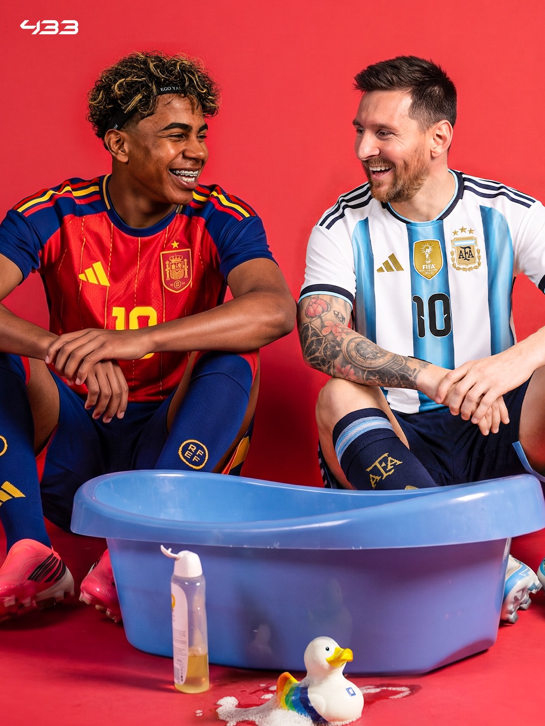 𝗧𝗛𝗘 𝗨𝗟𝗧𝗜𝗠𝗔𝗧𝗘 𝗗𝗥𝗘𝗔𝗠 𝗢𝗙 𝗔𝗟𝗟 𝗕𝗔𝗥𝗖̧𝗔 𝗙𝗔𝗡𝗦 😍💭

A final between Spain 🇪🇸 and Argentina 🇦🇷 could soon become a reality... 👀

How crazy is it to think that Lamine Yamal, who was held by Lionel Messi as a baby in 2007, could now face his idol on the world's biggest stage? 🤯

Football sometimes writes the craziest stories. This could be one of them soon... ⏳