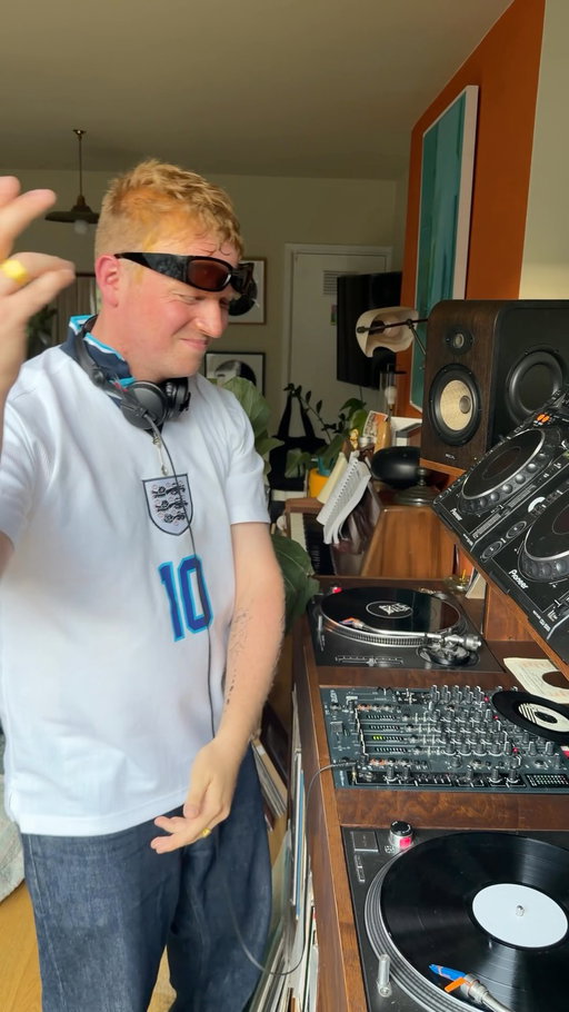 Tbf the Houghton page on Reddit is siiickk

#housemusic #dj #vinyl #comedy #sketch