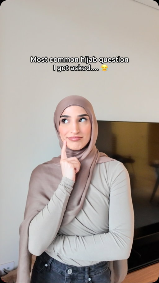 Showering in my hijab was NOT fun 🥲🤣… 

Products used: 

@vichylaboratoires_aunz Dercos Anti-Dandruff Shampoo & Anti-Dandruff Serum 10 ✨

#vichylaboratoiresaunz #antidandruff #mevsdandruff #scalphealth #haircare AD