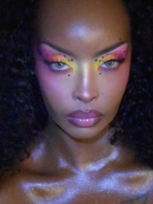 Me 🫱🏾‍🫲🏼 @facesbyadam 💞💞💞💞💞💞

@catrice.us foundation 
@hudabeauty blush
@madebymitchell eyes
@dimple.color contacts 
@maccosmetics lip liner 
@yslbeauty gloss 
@hudabeauty setting powder
@madebymitchell body glow