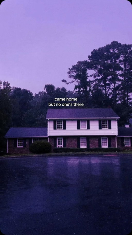 came home but no one’s there…☔️
•
recently went to visit georgia and saw some of the filming locations. I pulled up to mike’s house and was met with the purple rain 😭☔️
•
happy 10 years!! 
•
•
•
@strangerthingstv
#strangerthings #strangerthingstv #hawkinsindiana #mikeshouse #strangerthingsnetflix