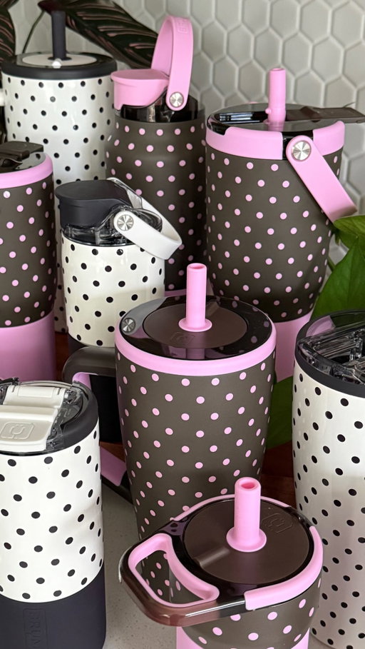Dot your average drop 😏 Say hello to Mocha Dot & Polka Pearl – two new prints that are sure to make headlines this summer. Here’s everything you need to know about this upcoming launch:
🤎🩷 Mocha Dot: A matte chocolate base with textured, glossy pink polka dots (dishwasher safe)
⚪️⚫️ Polka Pearl: A pearlescent white base with textured, glossy black polka dots (hand wash only)
✨ Limited-edition (once they’re gone, they’re gone)
💦 100% leakproof
🗓️ Drops on 7.17 @ 9:30am MT