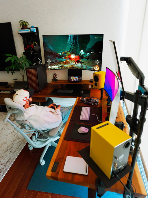 Horizontal or Vertical? 👀🤔

Been running the Ark both ways for a couple of years now. Vertical looks wild 🤯 and I’ve found a few real uses for it, but let’s be honest, it’s not practical 😅😬

Horizontal for gaming though? Incredibly immersive 🎮🔥

Which one are you taking? 👇

#OdysseyArk #battlestation #HomeOffice #CreativeSpace