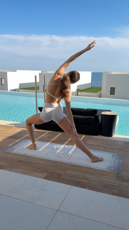 a busy body = a quiet mind ✨

moving your body does more than improve physical fitness, it has a powerful impact on your mental wellbeing too. Regular movement has been shown to help reduce stress, ease symptoms of anxiety and depression, improve sleep, and boost mood by releasing feel-good chemicals like endorphins. Any form of movement you enjoy can make a meaningful difference to how you feel, both physically and mentally. 🤍

#healthy #wellness #pilates #healthyfood #motivation