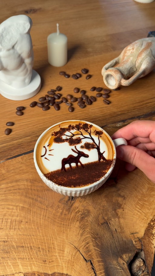 Ein Hirsch in der Sonne🦌☀️#latteart