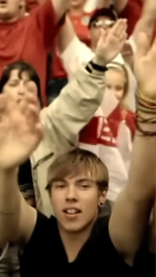 i have no memory of being in this music video…