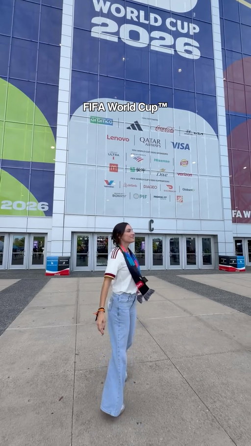 #LenovoPartner Still can’t believe I got to experience Spain in a FIFA World Cup™ semi-final! 

As someone who grew up in Spain, this was a moment I’ll never forget. A huge thank you to @lenovo for inviting me, hosting me, and making the fan experience even better! 

#LenovoFIFA