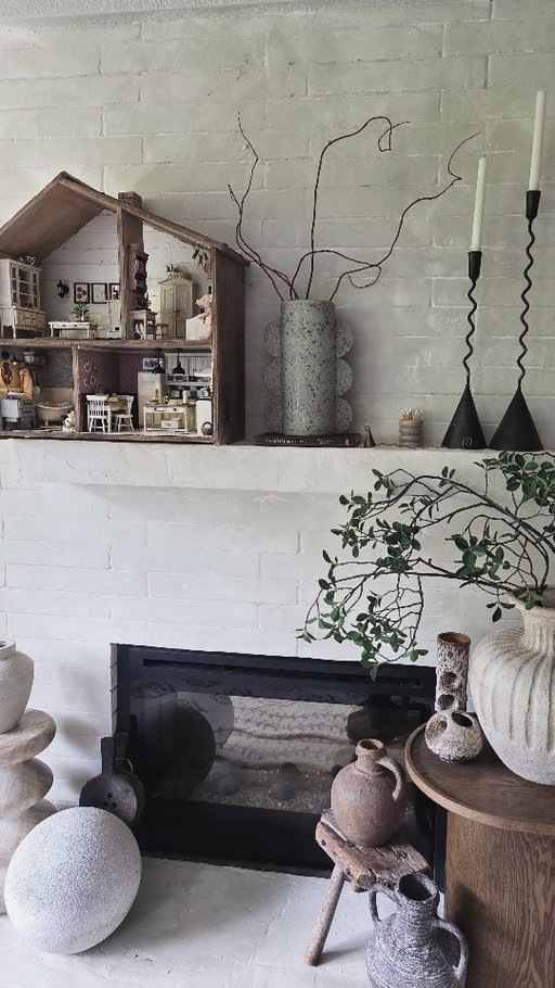 GLOW UP✨️... also, FUN FACT...

99% of whats inside of this mouse house dollhouse is in my miniatures SHOP🤭🧚‍♀️

Love the way this FB marketplace Ikea dollhouse find turned out! A quick 1 day makeover.. i plan to add wood beams to the top floor, and a brick fireplace, but for now i LOVE and Its definitely more my style! What's your favorite detail(s)? 

Ps- ill be bringing this cutie mouse house to my first MARKET this weekend @farmhouse.vintage.market !! I'm so excited! Who's coming? 🥹❤️🐭

#ikeadollhouse #mousehouse #mailegworld #mailegdollhouse #miniaturedollhouse