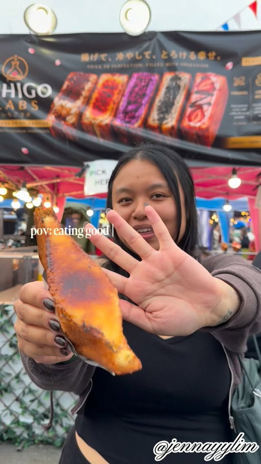 Bring your girlfriends to @richmondnightmarket and eat hella good food 🥹💓 we had so much fun trying out the food stalls! ✨✨ @richmondnightmarket is open and y’all come thru 🇨🇦
•
•
•
•
#goodeatswithjenny #canadabound #richmondnightmarket #letseat #foodblogger