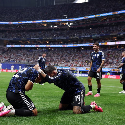 🏆 #FIFAWorldCup

🗣 ¡GANÓÓÓÓÓÓÓÓÓ LA SELECCIÓN NACIONAL ARGENTINA! Porque siempre estamos. Porque esto somos. ¡Finalistas, carajo!

⚽️ #Argentina 🇦🇷 2 (Enzo Fernández y Lautaro Martínez) - Inglaterra 🏴󠁧󠁢󠁥󠁮󠁧󠁿 1 (Gordon)

¡Vamos nosotros! 🩵🤍