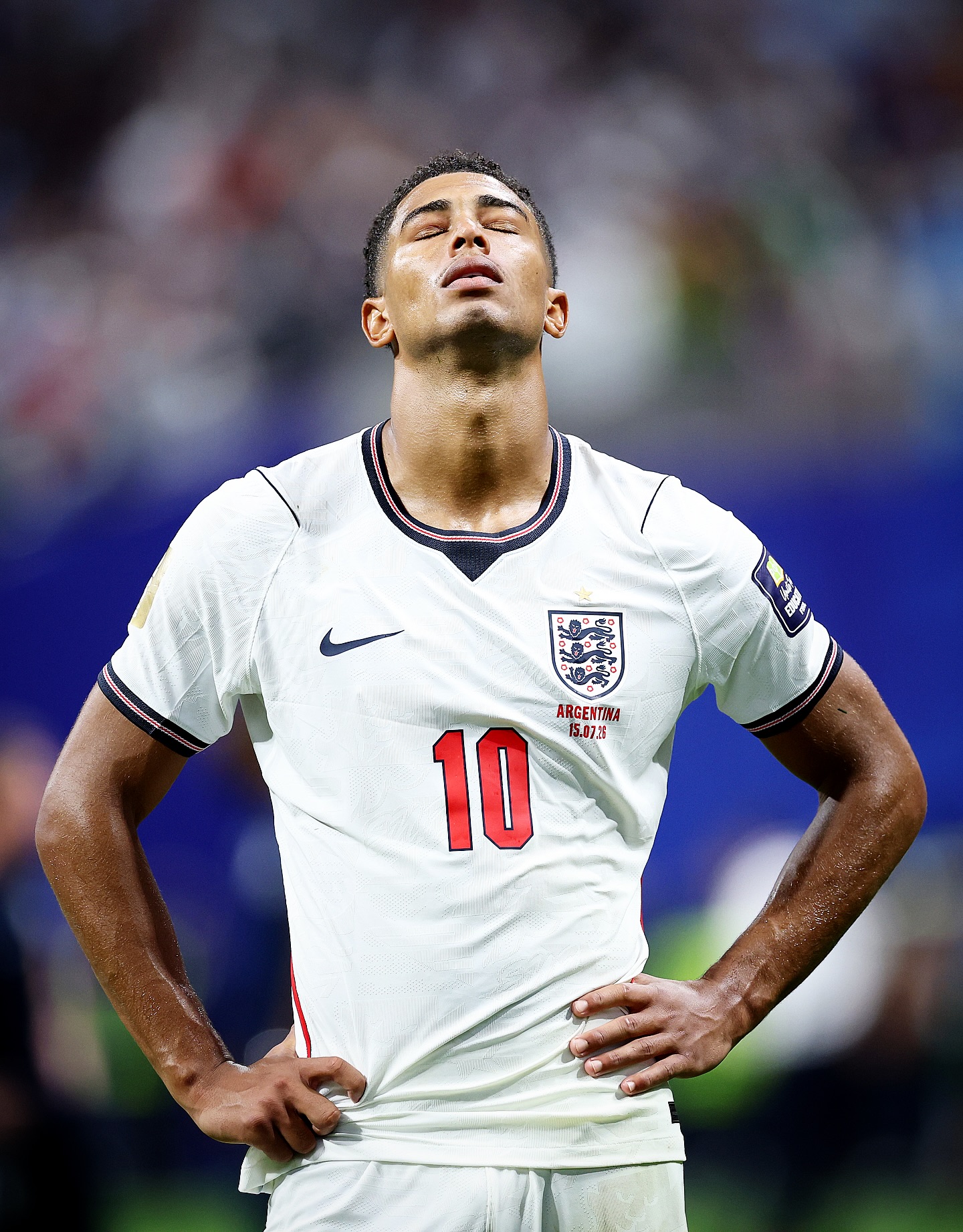 𝐇𝐞𝐚𝐝𝐬 𝐮𝐩, 𝐉𝐮𝐝𝐞 & 𝐜𝐨. 💔🥺

Bellingham was devastated after a fantastic tournament, as top player and leader… with Harry Kane consoling his teammates 🫂