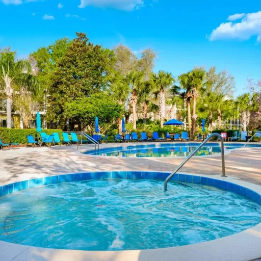 J'ai fait les manchettes dernièrement! 😅 (Brag)

HollywoodPQ, MSN, Vedette Québec et plusieurs autres ont parlé de mes condos en Floride.

Je me suis dit : « Wow! Enfin de la pub gratuite! »

Puis j'ai réalisé qu'ils avaient oublié le détail le plus important... le lien pour les louer! 😂

Alors je m'en occupe moi-même : si ça vous tente de passer quelques jours au soleil, allez faire un tour sur bahamabay.ca.

Petit bonus : vous pouvez économiser 250 $ en utilisant le code promo que je dévoile au début du podcast avec Claude Meunier et Simon Proulx (épisode #587).