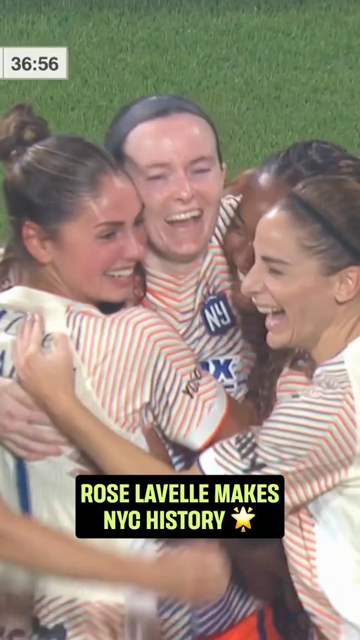 WNBA legend and New York native Sue Bird was on set just in time to witness Rose Lavelle score the first-ever NWSL goal in NYC 🗽

#NWSLRivalries | @ally