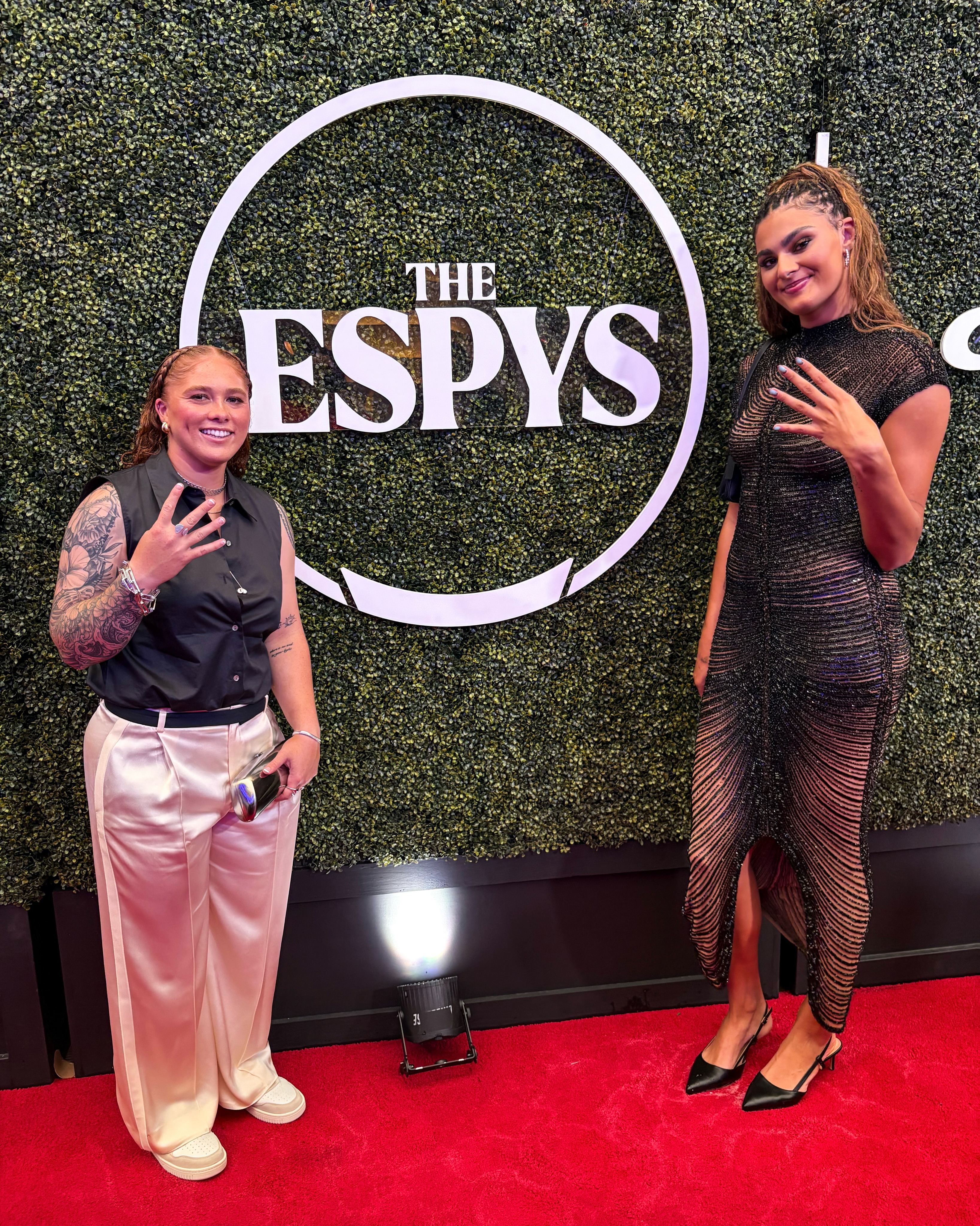 It’s a Bruin takeover at the #ESPYs in New York City! 🤩

#GoBruins