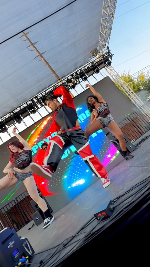 Pretty & Petty 💋

My performance for my friend @curtiskurkova 21st bday! 🕺🏻

Choreography by me & the goat @nicolekirkland 
Dancers @chlo.starrr & @kada.krystal