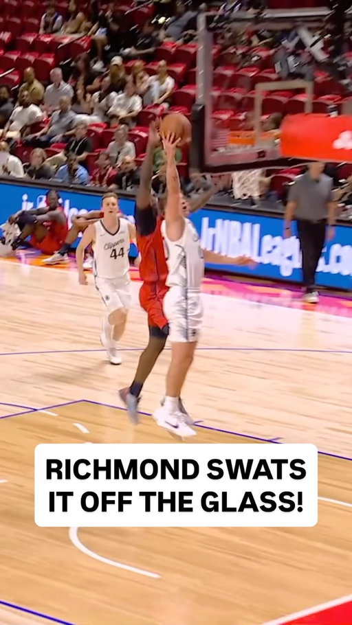 Kadary Richmond hustles back for the EMPHATIC BLOCK off the backboard! 🚫 @nbasummerleague action is LIVE on ESPN