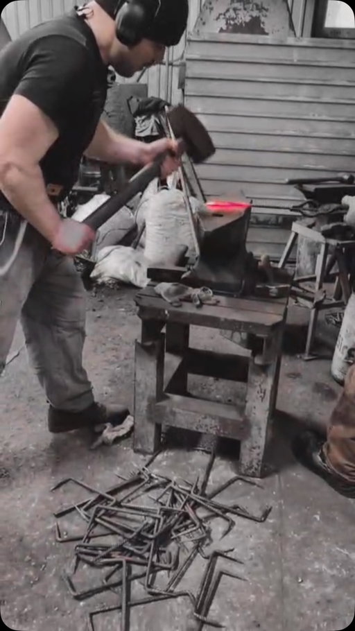Winter of 25/26❄️. Russia took our electricity⚡️ but couldn’t take our sledge hammers⚒️.
Help us continue to support Ukrainian forces 🇺🇦

PayPal: forgingukraine@outlook.com 🤝

* #ForgingUkraine
* #Blacksmith
* #Blacksmithing
* #StandWithUkraine
* #SupportUkraine