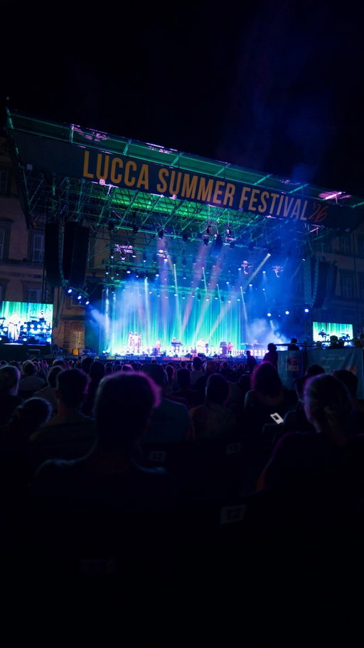 Con American Express, il Lucca Summer Festival è molto più di un concerto dal vivo. Luci, atmosfera e momenti da vivere fino all'ultima nota sotto il palco.

La musica continua anche questo weekend: ti aspettiamo!

#adv #conAmex #LSF26