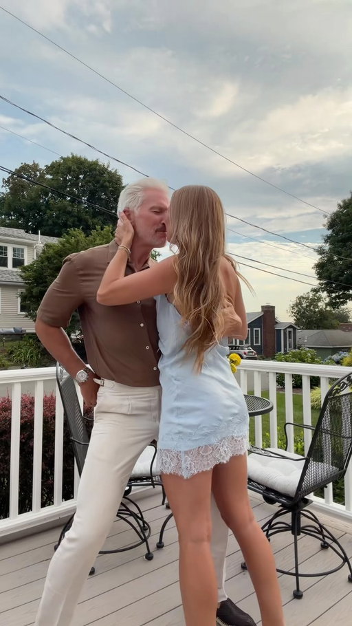 Our first Neil Diamond test… FAIL? 
@em_stomatuk 
#couple #agegap #music #comedy