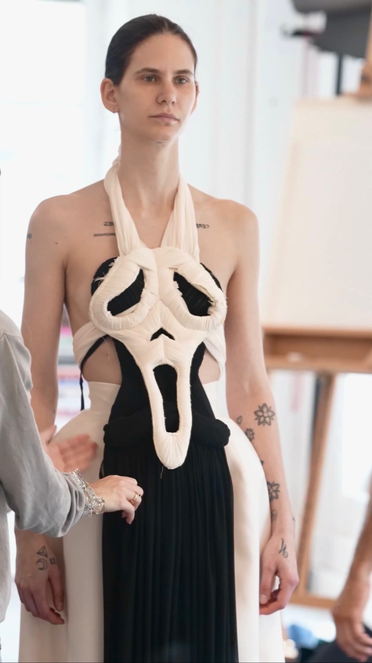 HAUNTED COUTURE

Tracing the iterations and couture experimentations behind Looks 12 and 14 from the Fall/Winter 2026–2027 Haute Couture collection, in the studio with @DanielRoseberry. 

📹: @christophe_tiphaine 

#Schiaparelli
