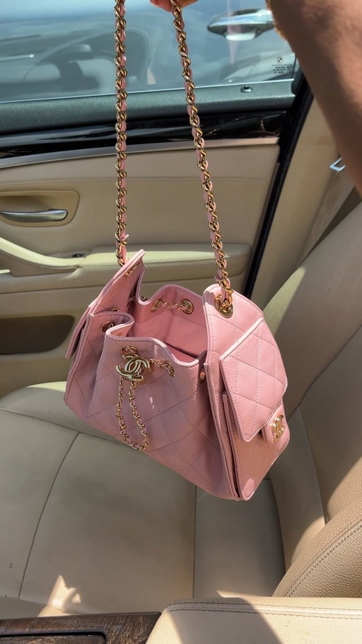 guyysss she’s perfect 🥹🎀 my dream bag! 

#girl #pink #shopping #inspo