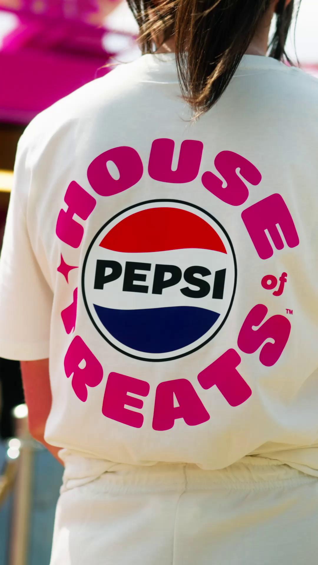 Race week at Silverstone hit different this year 🏁

Pepsi House of Treats served up delicious and refreshing crafted drinks, made with Pepsi Max and 7UP Zero Sugar bases, to the British Grand Prix from start to finish 🏎️
