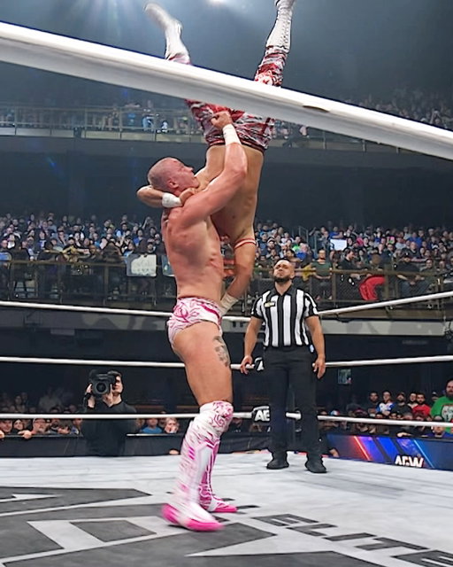 MATCH HIGHLIGHTS: @KyleFletcherPro and Komander pushed each other to the limit in an incredible AEW International Championship showdown! 🤯