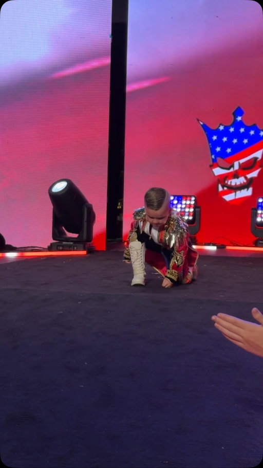 Cody Rhodes kid entrance at Fanatics Fest #WWE