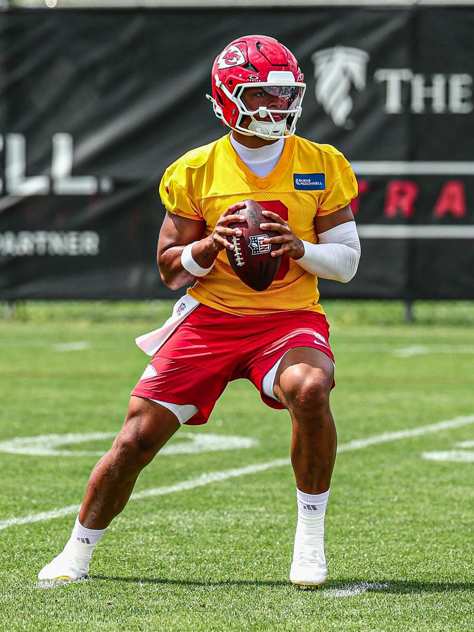 In case you forgot, Justin Fields is a Kansas City Chief

📸 @nfl