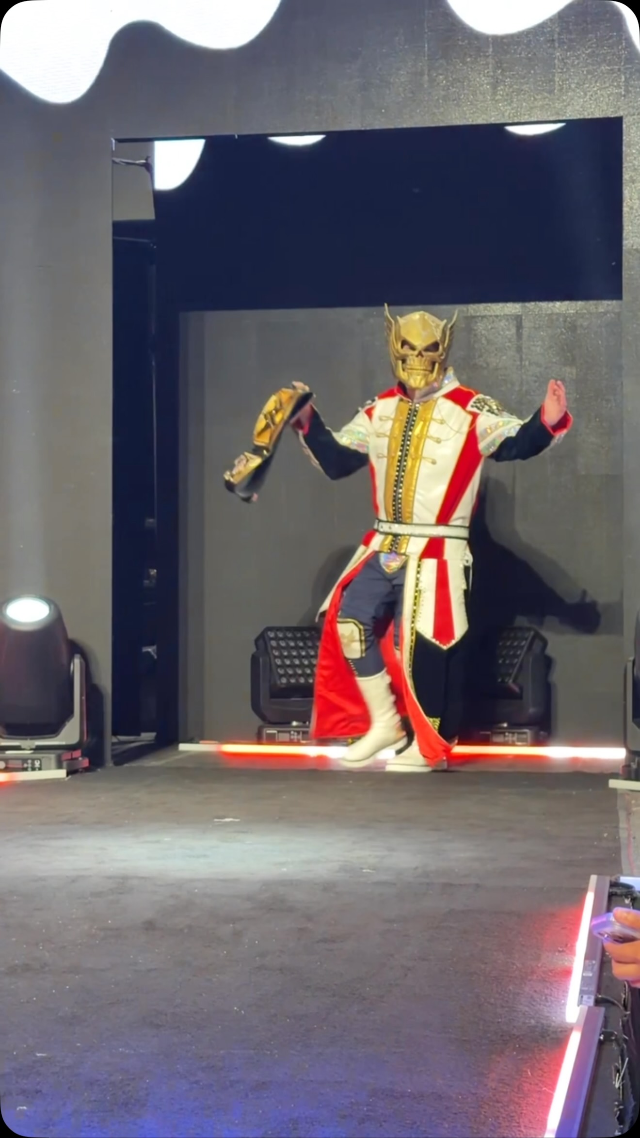 Cody Rhodes entrance at Fanatics Fest #wwe