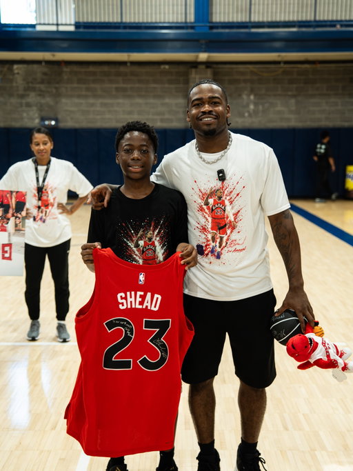 @jshead was back in Buffalo this week, spending the day with local youth at a free basketball camp focused on building confidence, mentorship and community through the game.❤️

📸 @nestproductionsofficial