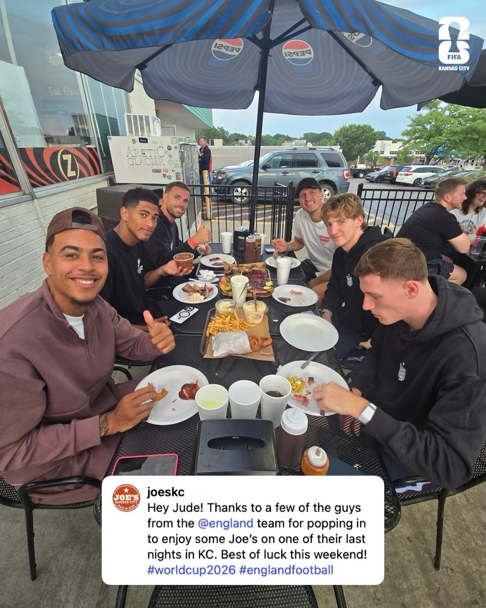 The Three Lions made a pit stop at one of Kansas City’s most iconic BBQ spots 🏴󠁧󠁢󠁥󠁮󠁧󠁿🍖

(via @joeskc)
#FIFAWorldCup #WeAreKansasCity #WeAre26