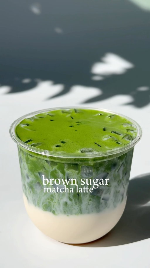 🐻🍵 brown sugar matcha latte

my go-to matcha recipe 😊 

Brown sugar syrup:
— 1 cup brown sugar
— 1 cup water
— heat on medium and stir until sugar dissolves
— cool and store in the fridge (1-2 weeks)

Brown sugar matcha latte
— 1/2 tbsp brown sugar syrup
— 150ml milk
— 2tsp or 4g matcha 
— 40ml of 175F water 

#homecafe #matcharecipes #matchalover