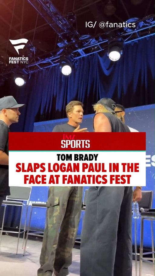 Has the beef been reignited?! 🔥 

During Fanatics Fest in New York, Tom Brady slapped Logan Paul on the face getting a pretty crazy reaction from Karl-Anthony Towns.😨🤕