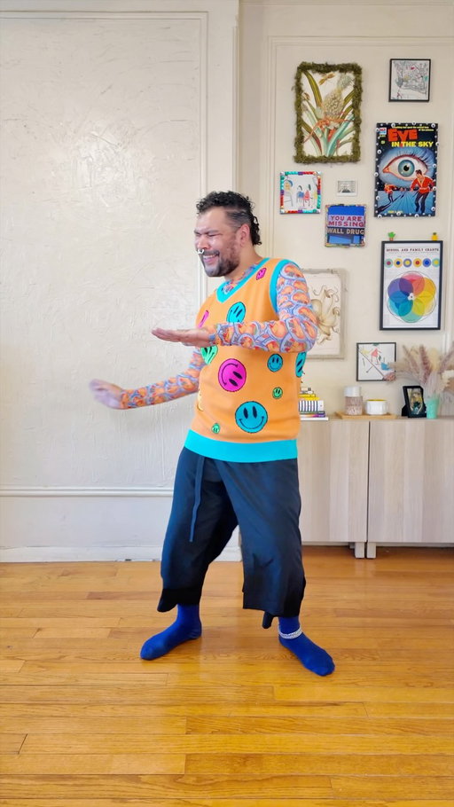 i can never say no to mesh or a colorful outfit 

i got this new vest and was so excited to wear it that i had to style it

mesh top @jw_anderson 
wrap pants @yohjiyamamotoofficial 
vest @tobyandlinus 
accessories @loewe @studiocult.co 
banana bag @coach 
head scarf @bobblehaus 
shoes @converse x @rickowensonline 

#fashion #style #outfits