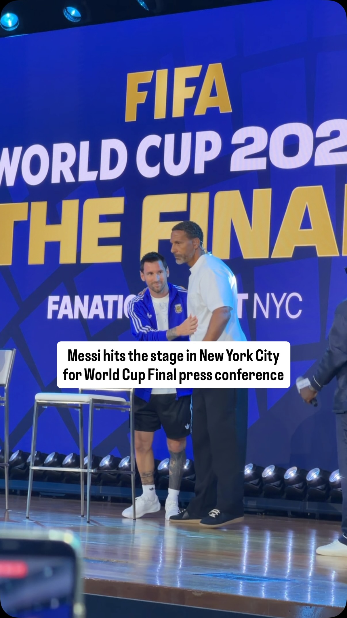 Lionel Messi 🇦🇷 hits the stage in New York City for the FIFA World Cup Final press conference. 🏆🎙️