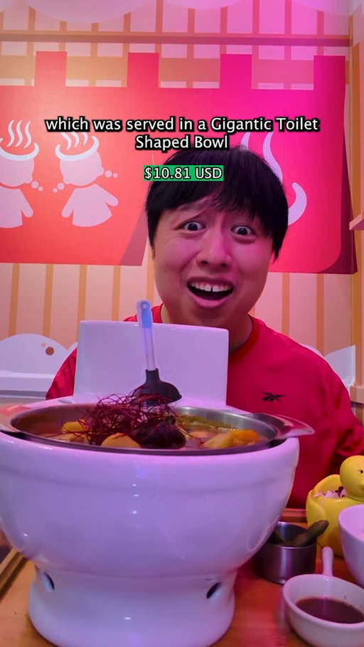Everything I ate at a Poop Themed Restaurant in Taiwan! 💩🚽🍨🍝 #moderntoilet #taipei #taiwan #taiwanesefood #cafe