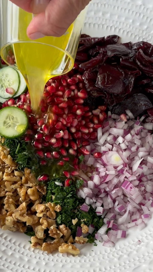 Roasted Beetroot & Lentil Salad 🫜- must make this weekend!
 
Ingredients: 
• 6 beetroots, peeled & thinly sliced 
• 1 tbsp extra virgin olive oil 
• 1 tsp salt 
• 1 tsp Italian herb mix 
• 3 cucumbers, sliced 
• ½ red onion, finely sliced 
• Small bunch parsley, chopped 
• Small bunch dill, chopped 
• 2 cups cooked lentils 
•1 pomegranate 
• Feta cheese, to serve 
• Chopped walnuts, to serve 
 
Dressing: 
• Juice of 1 lime 
• 3 tbsp extra virgin olive oil 
• 2 tbsp water 
• Salt & pepper to taste 
 
Method: 
1. Preheat oven to 180°C. 
2. Add sliced beetroot to a bowl with olive oil, salt and Italian herbs. Massage well to coat. 
3. Spread onto a baking tray lined with baking paper and roast for 40 minutes until tender. 
4. While beetroot is roasting, slice cucumbers, red onion and chop herbs using your @furi.official knives. 
5. In a large bowl, combine roasted beetroot, pomegranate, cucumber, red onion, parsley, dill and lentils. 
6. Whisk together all dressing ingredients, pour over salad and toss to combine. 
7. Finish with crumbled feta and chopped walnuts. 
 
So simple, nourishing and full of flavour 💜

If you are looking for new set of knives. I am using my favourite @furi.official in my kitchen and I have a special discount code LKG for 50% off. 
.
.
#beetroot #beetroots #beetrootsalad #salad #saladsofinstagram