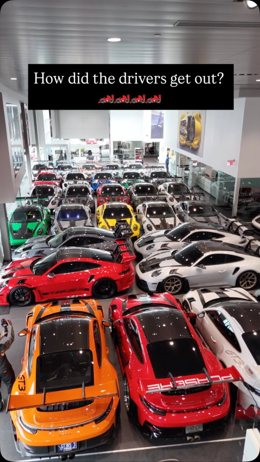 How did the drivers get out? 🏎️🏎️🏎️🏎️ #porsche #gt3rs #992gt3rs #porschemoment #carshow
